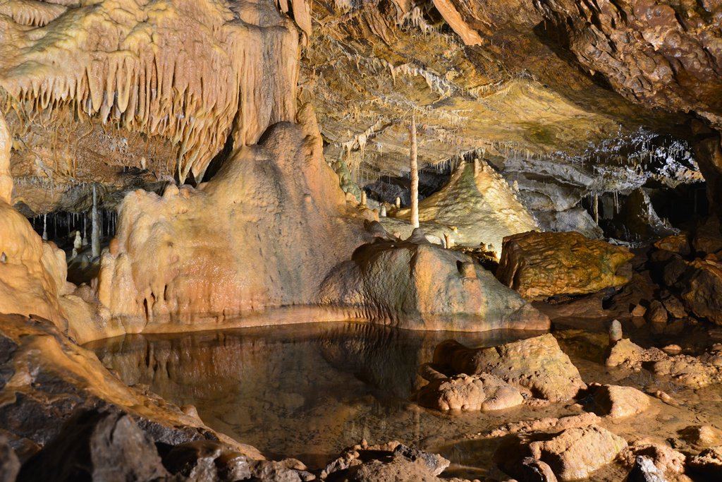 de grotten van Hotton